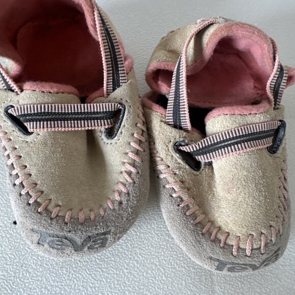 Teva Baby Shoes Tan & Pink Adjustable Small Medium 0-3-6 Soft Sole Crib Slippers - Picture 8 of 9